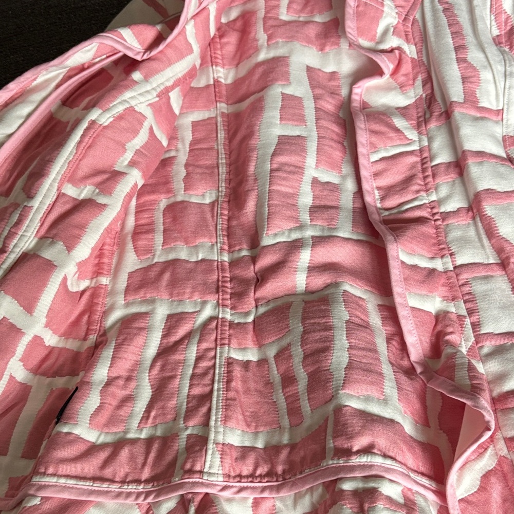 Quilted Pink and White blocks vs & clouds design - Picture 13 of 14